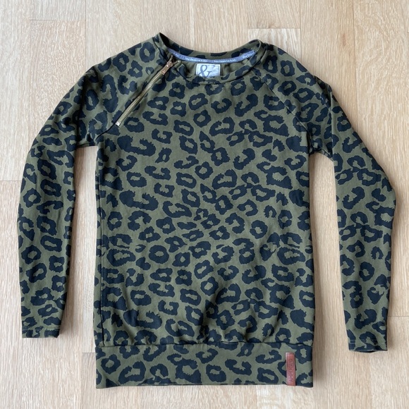 Ampersand Avenue Long Sleeve Top - Picture 5 of 12